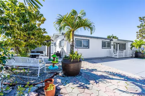 Other - 6220 E 4th Ave, Hialeah, FL 33013 photo 2 of 9
