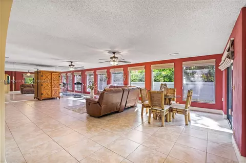 Living - 7400 Sabal Dr, Miami Lakes, FL 33014 photo 4 of 6