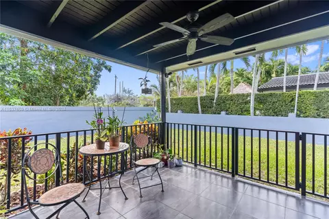 Exterior - 7400 Sabal Dr, Miami Lakes, FL 33014 photo 3 of 13