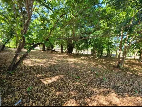 View/Area - 7400 Sabal Dr, Miami Lakes, FL 33014 photo 2 of 2