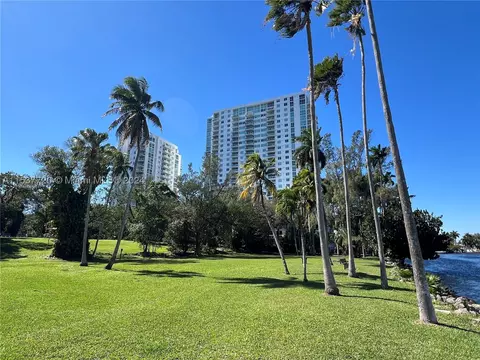 1871 NW S River Dr #502, Miami, FL 33125