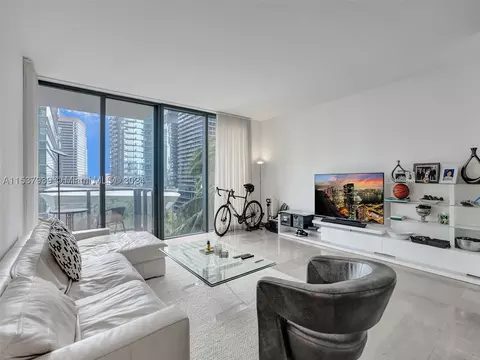 88 SW 7th St #907, Miami, FL 33130