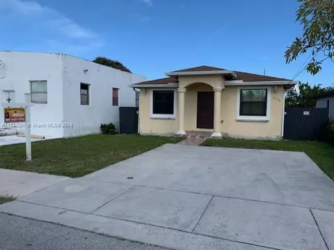 308 NW 2nd Ave, Hallandale Beach, FL 33009