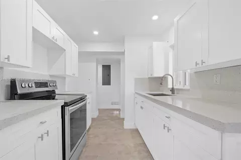 2868 NW 6th Ct, Fort Lauderdale, FL 33311