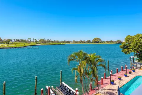 9240 W Bay Harbor Dr #3A, Bay Harbor Islands, FL 33154
