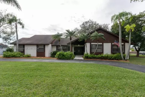 16142 SW 287th St, Homestead, FL 33033