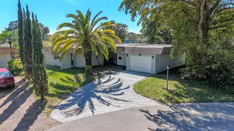5704 White Hickory Cir, Tamarac, FL 33319