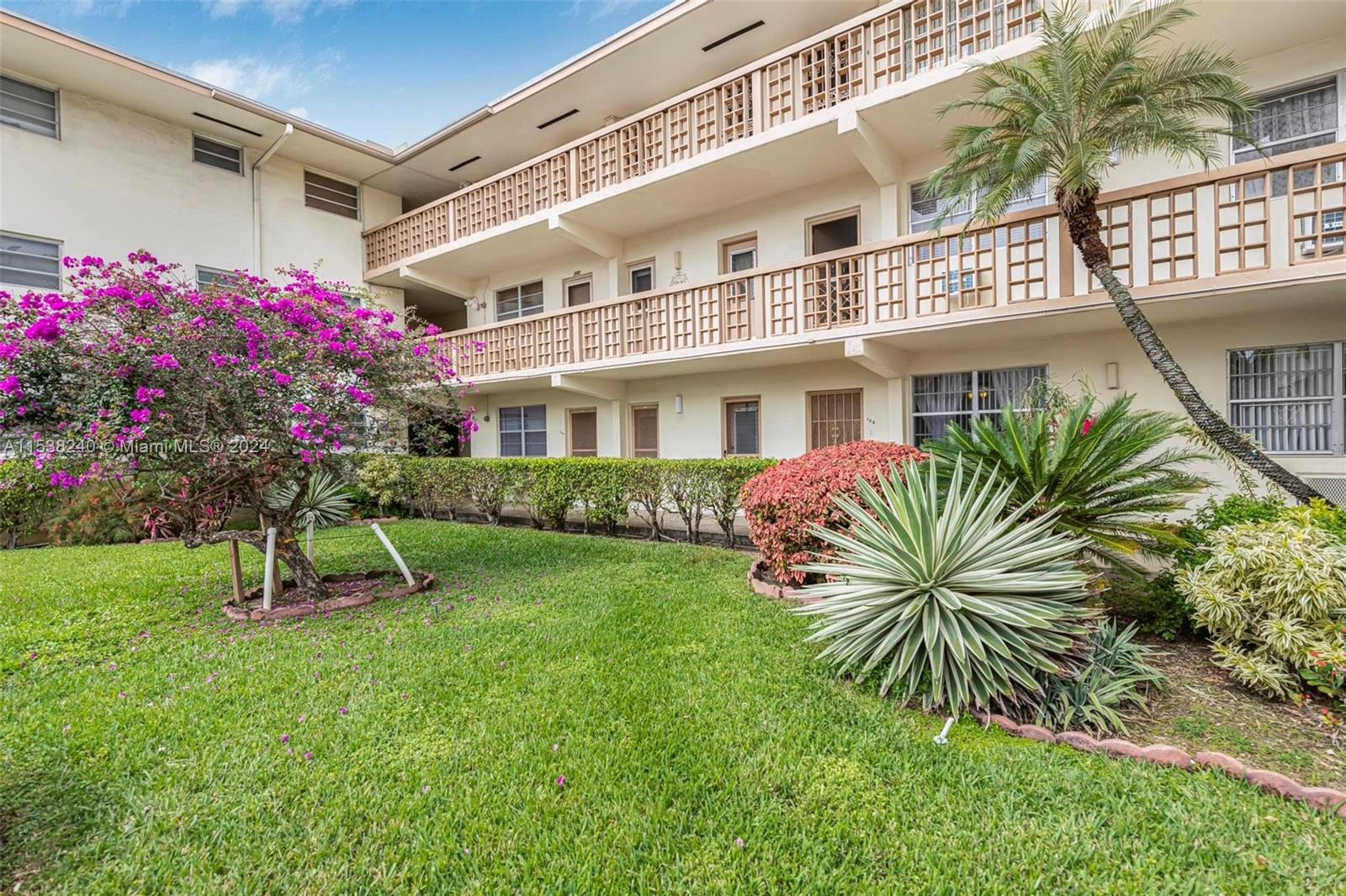 16801 NE 13th Ave Unit 106  