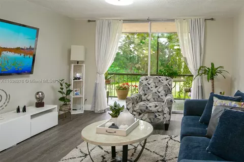 2541 Aragon Blvd #208, Sunrise, FL 33322