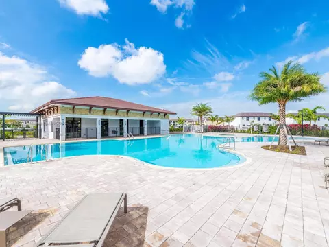 Exterior - 3358 W 112th St #3358, Hialeah, FL 33018 photo 11 of 27