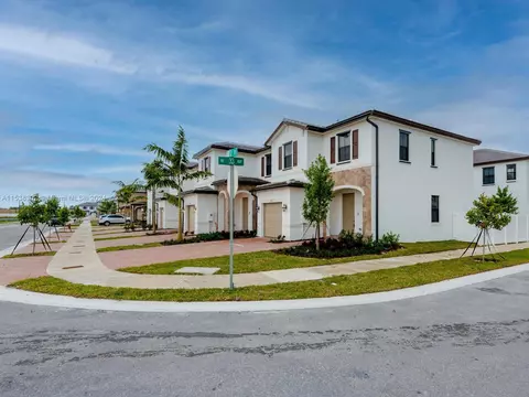 Exterior - 3358 W 112th St #3358, Hialeah, FL 33018 photo 4 of 27
