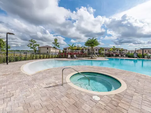 Exterior - 3358 W 112th St #3358, Hialeah, FL 33018 photo 20 of 27