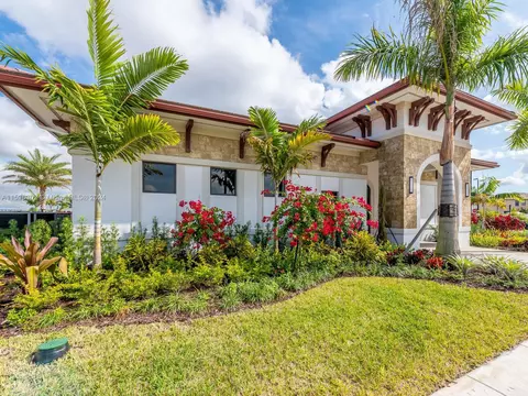 Exterior - 3358 W 112th St #3358, Hialeah, FL 33018 photo 15 of 27