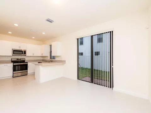 Exterior - 3358 W 112th St #3358, Hialeah, FL 33018 photo 5 of 27