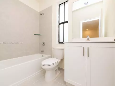 Bath - 3358 W 112th St #3358, Hialeah, FL 33018 photo 5 of 6