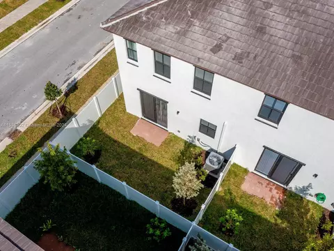 Exterior - 3358 W 112th St #3358, Hialeah, FL 33018 photo 27 of 27