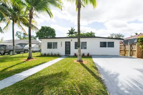 383 NW 3rd St, Florida City, FL 33034