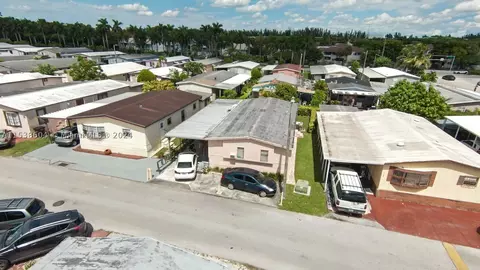 11211 NW 6th St, Miami, FL 33172