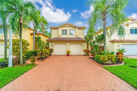5232 NW 113th Pl, Doral, FL 33178