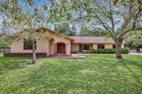 2850 SW 139th Way, Davie, FL 33330