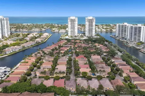 20774 NE 37th Ave, Aventura, FL 33180