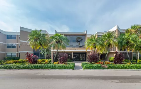 16400 Golf Club Rd #302, Weston, FL 33326