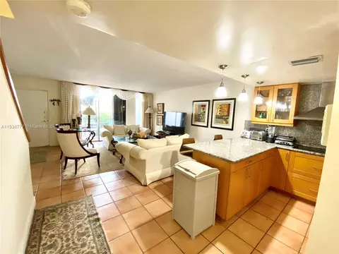 425 Grapetree Dr #211, Key Biscayne, FL 33149