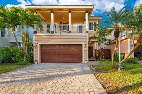 3461 NE 4th St, Homestead, FL 33033