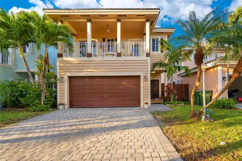 3461 NE 4th St, Homestead, FL 33033