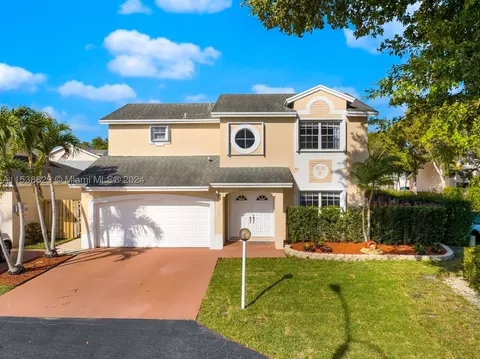 9880 NW 51st Ter, Doral, FL 33178