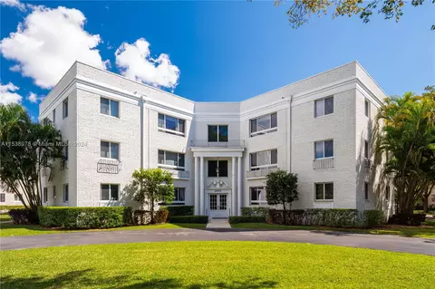 Exterior - 2845 Granada Blvd #2A, Coral Gables, FL 33134 photo 2 of 4