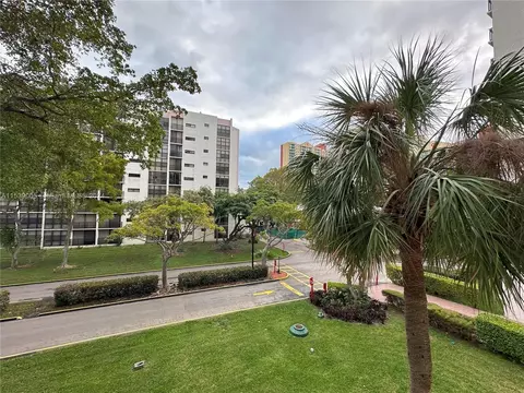 17021 N Bay Rd #320-4, Sunny Isles Beach, FL 33160
