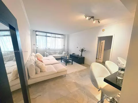 540 Brickell Key Dr #512, Miami, FL 33131