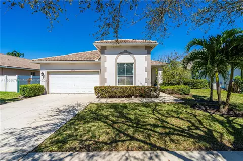 16205 SW 11th St, Pembroke Pines, FL 33027