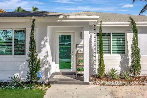 14519 SW 139th Ave Cir E, Miami, FL 33186