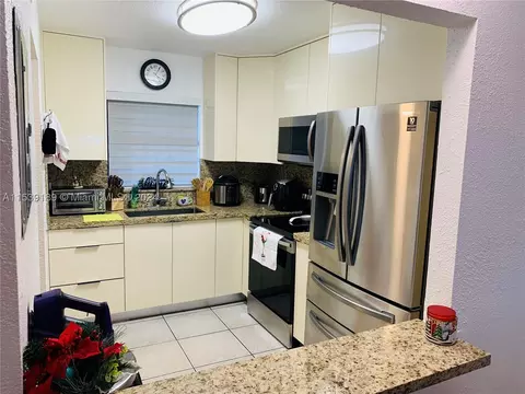 6395 W 27th Ave #202, Hialeah, FL 33016