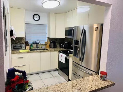 6395 W 27th Ave #202, Hialeah, FL 33016