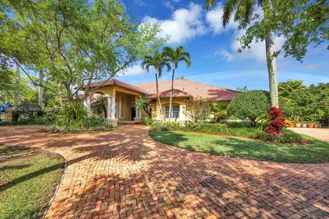 8855 SW 111th Ter, Miami, FL 33176