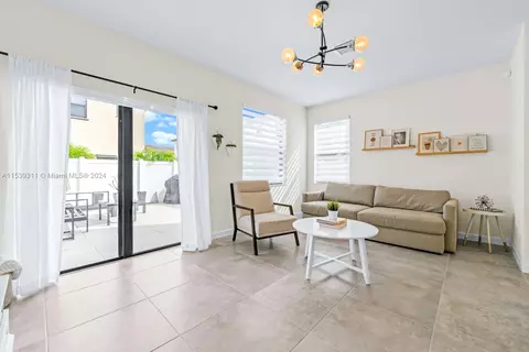 Living - 10585 W 33 Ln, Hialeah, FL 33018 photo 1 of 1