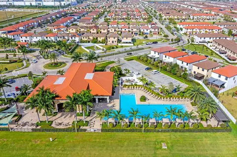 View/Area - 10585 W 33 Ln, Hialeah, FL 33018 photo 1 of 2