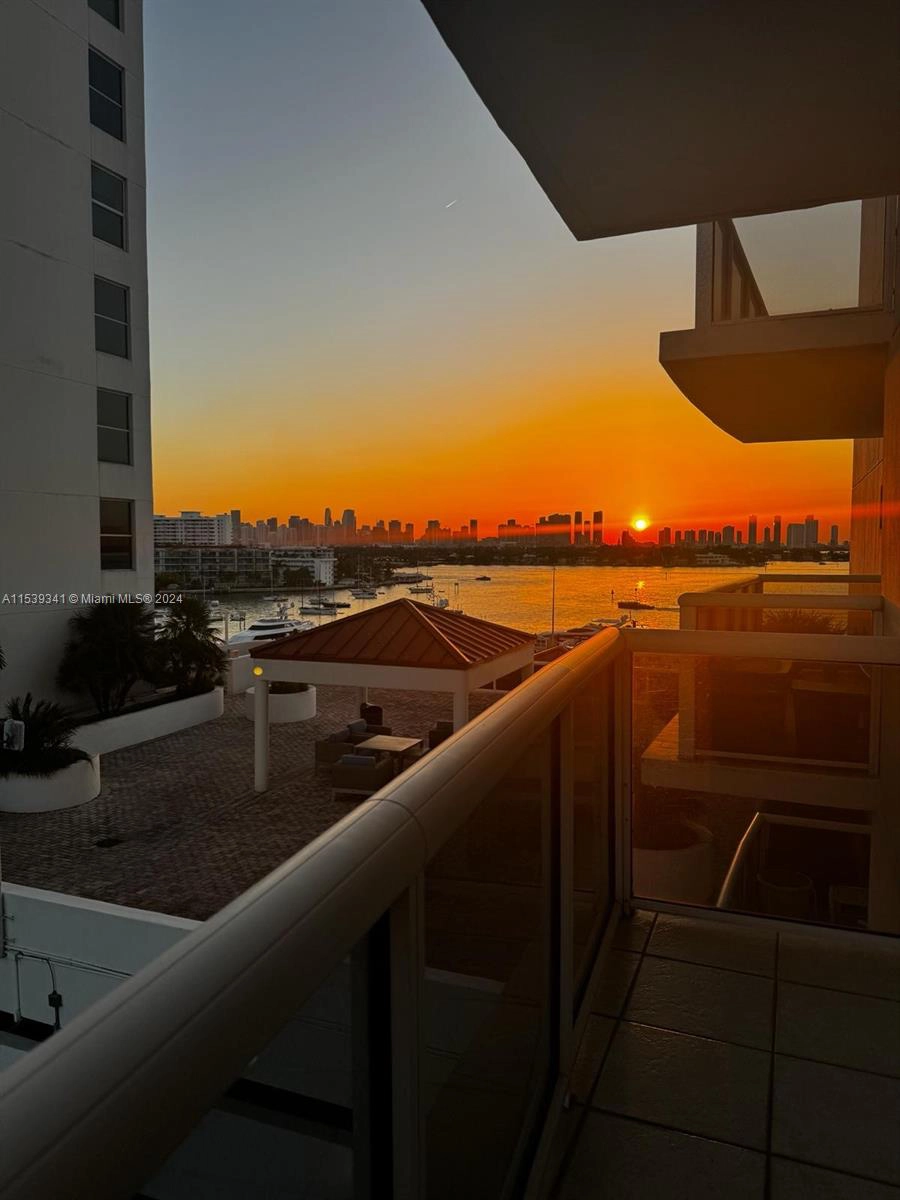 1900 Sunset Harbour Dr Unit 815  