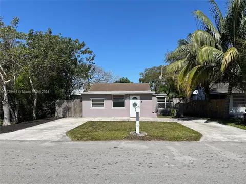 6129 Call St, Hollywood, FL 33024