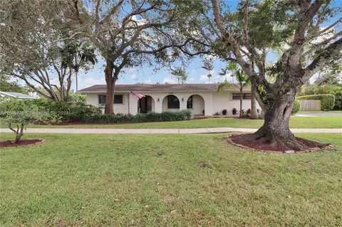 9740 SW 120th St, Miami, FL 33176