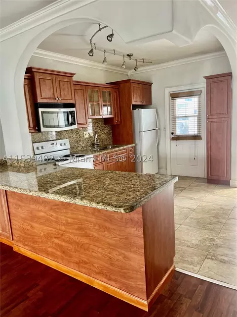 1600 NE 114th St #307, Miami, FL 33181