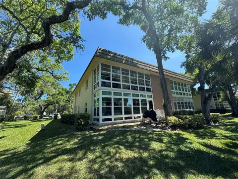 11 Vista Gardens Trl #201, Vero Beach, FL 32962