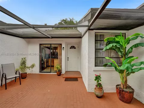 6352 E Pinehurst Cir E #D32, Tamarac, FL 33321