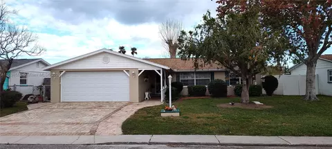 4001 Star Island Dr, Holiday, FL 34691