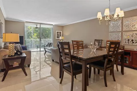 619 NE 14th Ave #201, Hallandale Beach, FL 33009