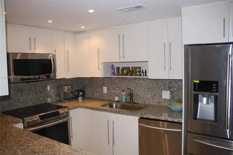 Undisclosed, Sunny Isles Beach, FL 33160