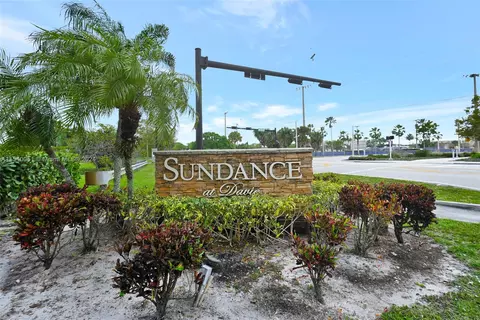 2926 S University Dr #6202, Davie, FL 33328